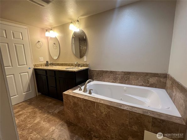 34003 31st Avenue SW, Federal Way, WA 98023