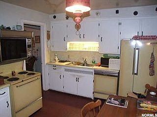 1st image of 360 E 329th St