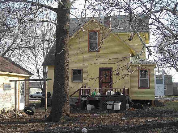 2nd image of 613 N 5th Ave