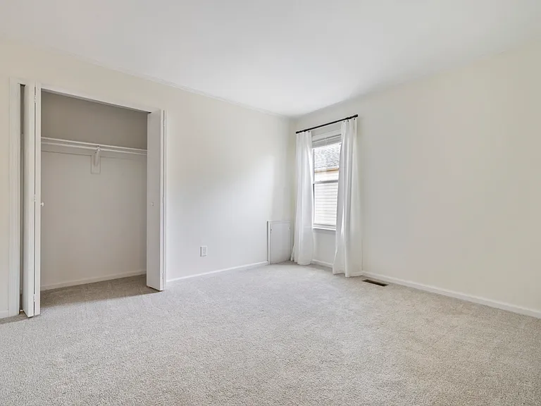 5316 Glenville Cir — Photo 8
