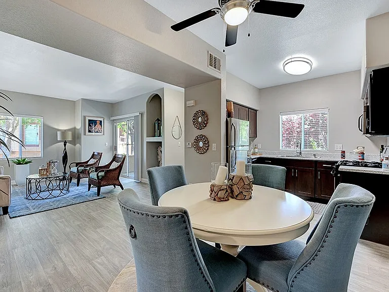 Canyon Villas Apartments — Photo 16