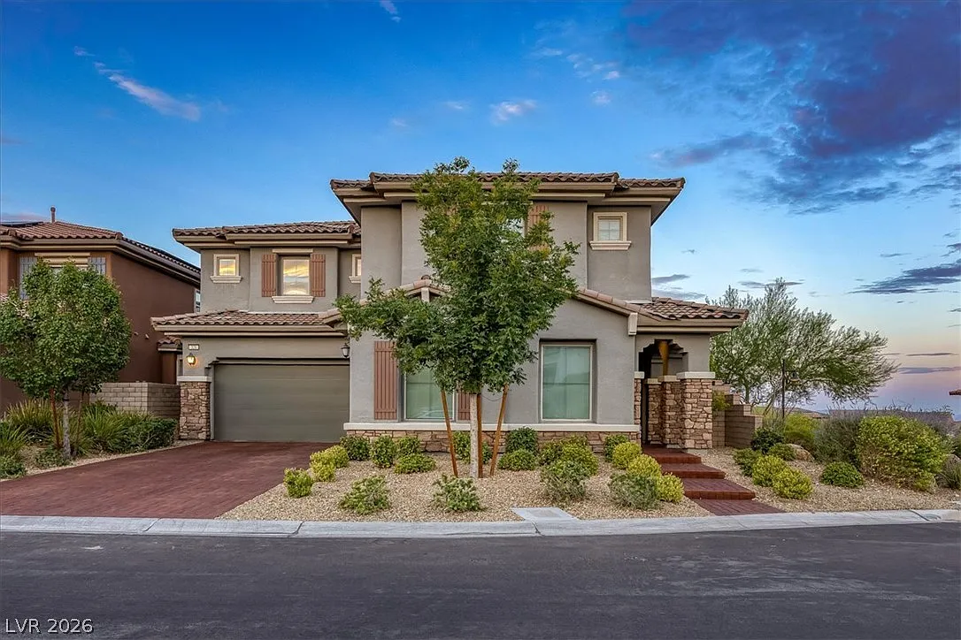 5 bed, 4.5 bath, 4067 sqft, $9,000 — Photo 1
