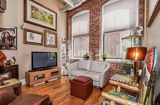 4th image of 281 Essex St #103