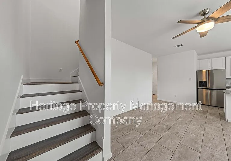323 Gabriel #1-unit 201 — Photo 14