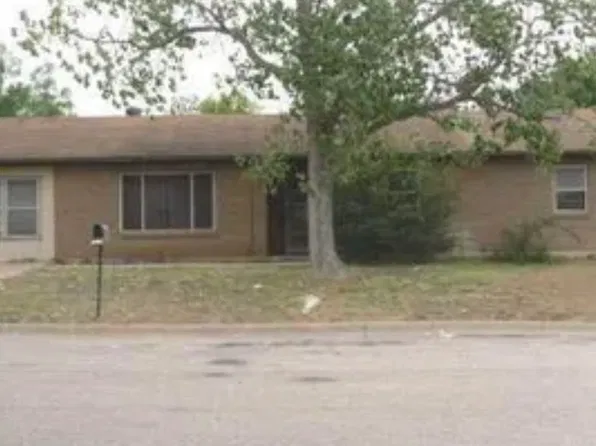 803 Mildred St, Burnet, TX 78611