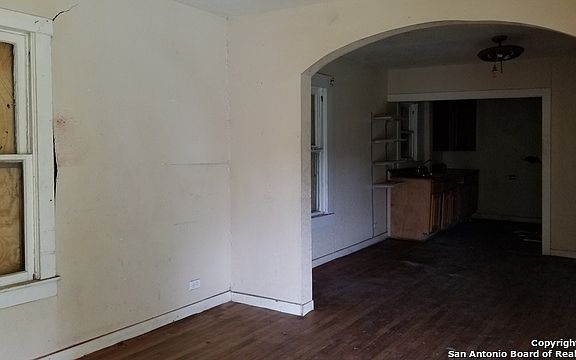 2nd image of 1807 North Ctr