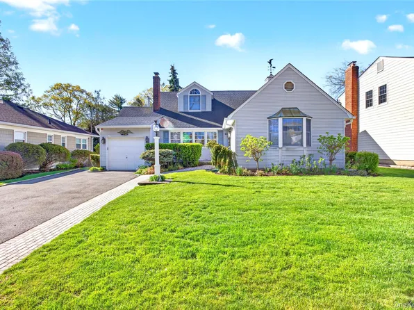 46 Mulberry Avenue, Garden City, NY 11530