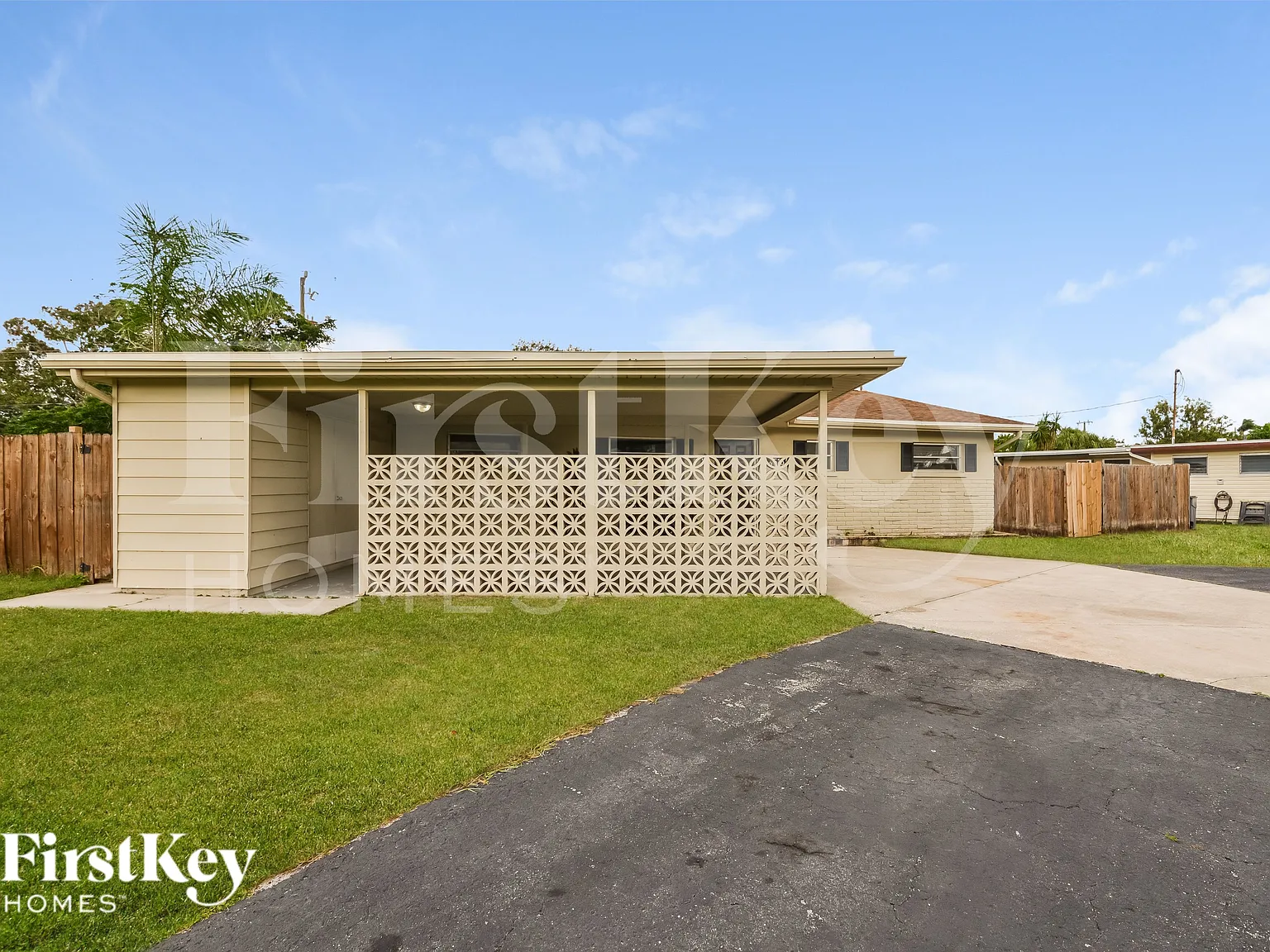 3 bed, 2.0 bath, 1575 sqft, $1,905 — Photo 1