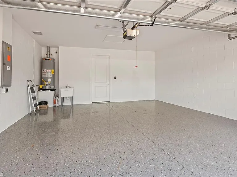 17434 Caravita Ln — Photo 20