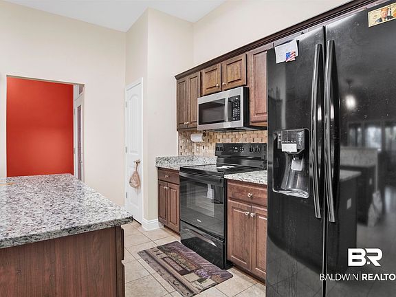 3rd image of 2306 Summerglen Dr