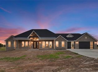 1640 NW Digby Dr, Gentry, AR 72734