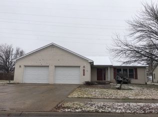 2885 Fox Ridge Cir, Columbus, IN 47203