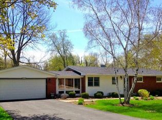 1009 Meadow Ln, Elgin, IL 60123