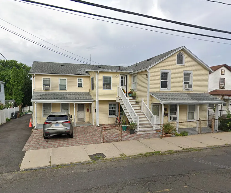 3 bed, 3104 sqft, $4,000 — Photo 1