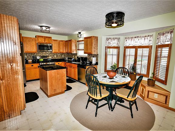 2nd image of 301 Springwood Ln