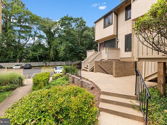 2nd image of 2501 Glengyle Dr #144