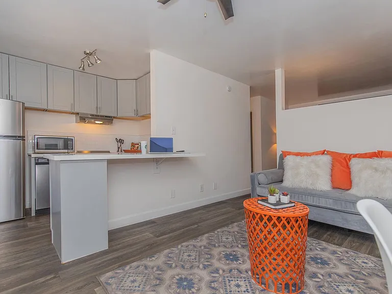 Studio 710 Apartments — Photo 40