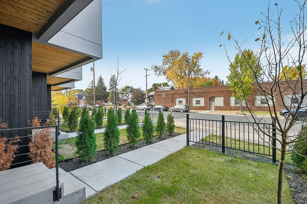 The Hollander Row Homes — Photo 1