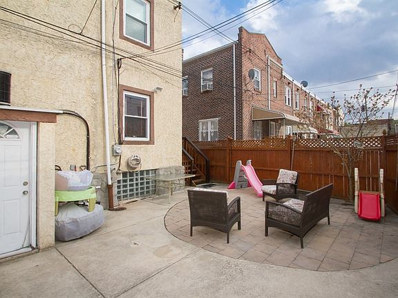 4th image of 2730 S Hutchinson St