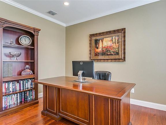 4th image of 4728 Edenwood Dr