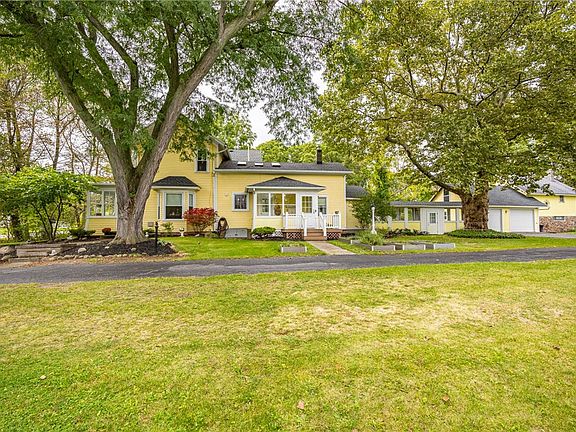 3rd image of 4774 Lyell Rd