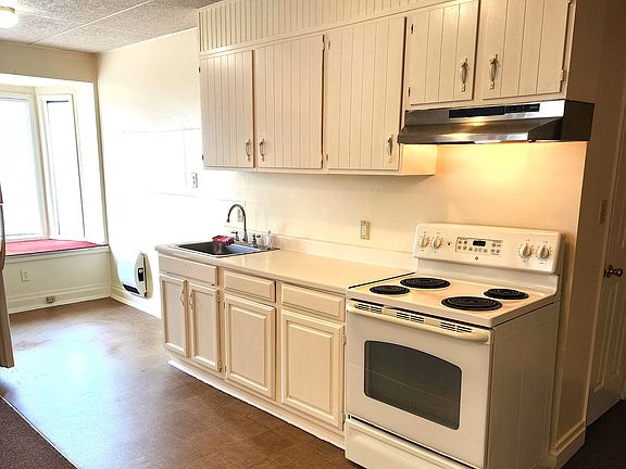 2nd image of 126 N 3rd Ave #1