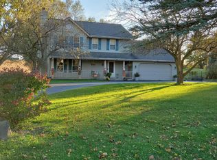 6065 S Aberdeen Dr, New Berlin, WI 53146