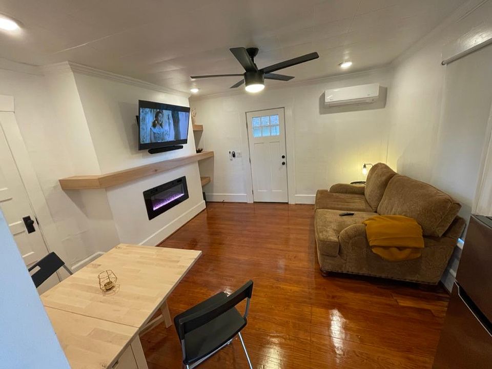 1st image of 8954 Tidewater Dr #B