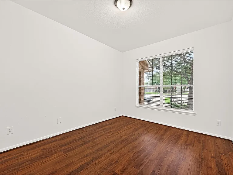 22303 Naple Hollow Ln — Photo 22