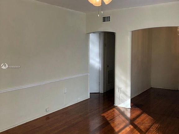5th image of 221 Sidonia Ave APT 3