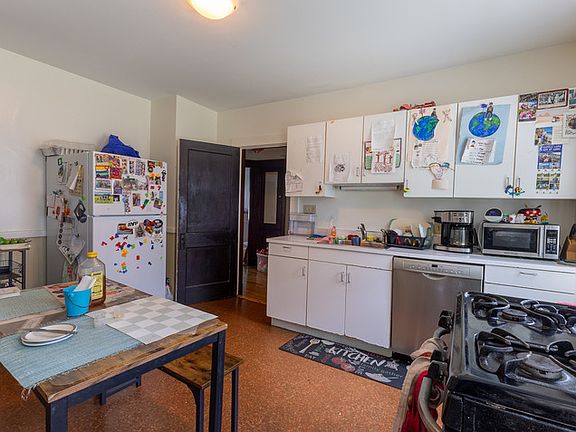 4th image of 92 Oak Ave Floor 1