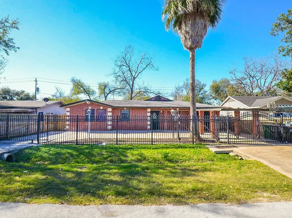 11517 Bannister Ln, Houston, TX 77076