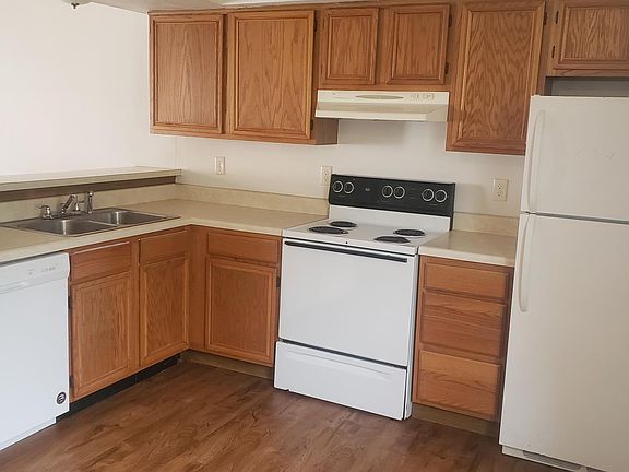 2nd image of 185 Madison St #185