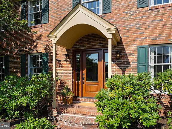 2nd image of 435 Bella Cir