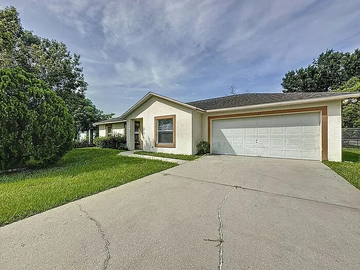 3 bed, 2.0 bath, 1132 sqft, $1,950 — Photo 2