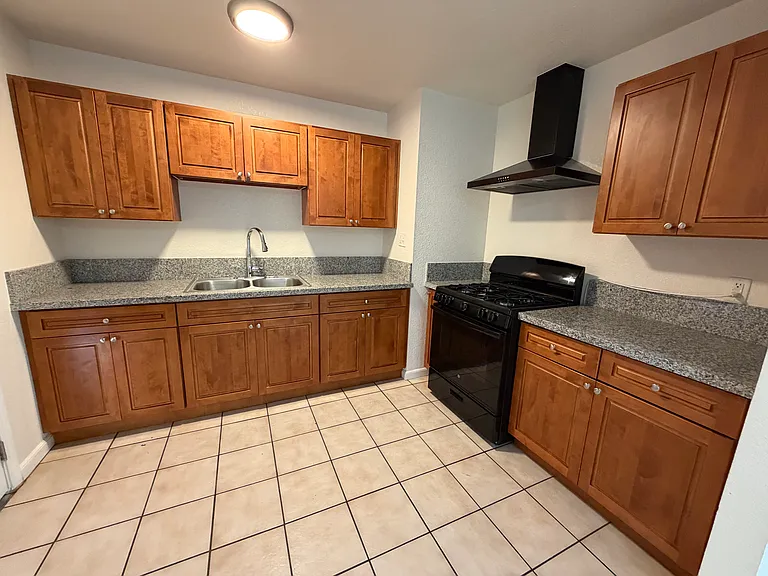 761 Greenwood Ave — Photo 2