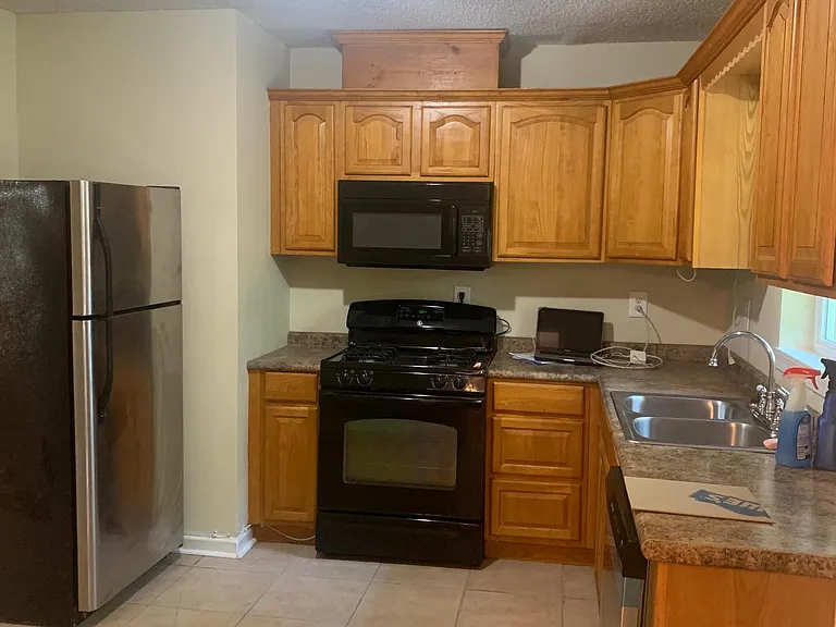 6455 Waverly Dr N — Photo 17