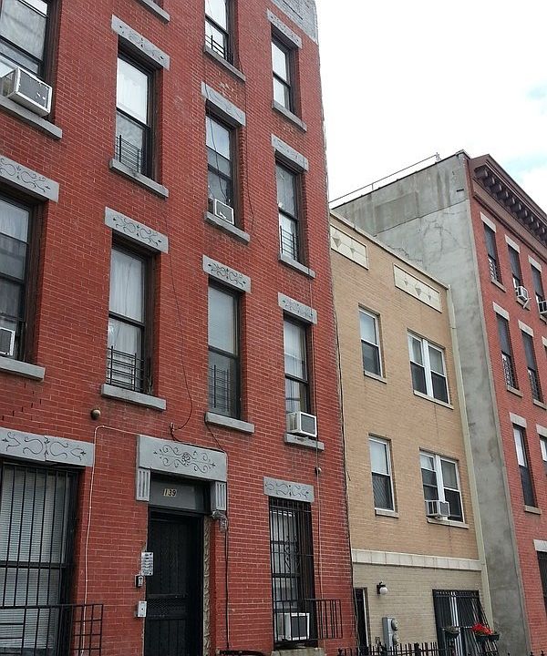 1st image of 139 Jefferson Ave APT 1L
