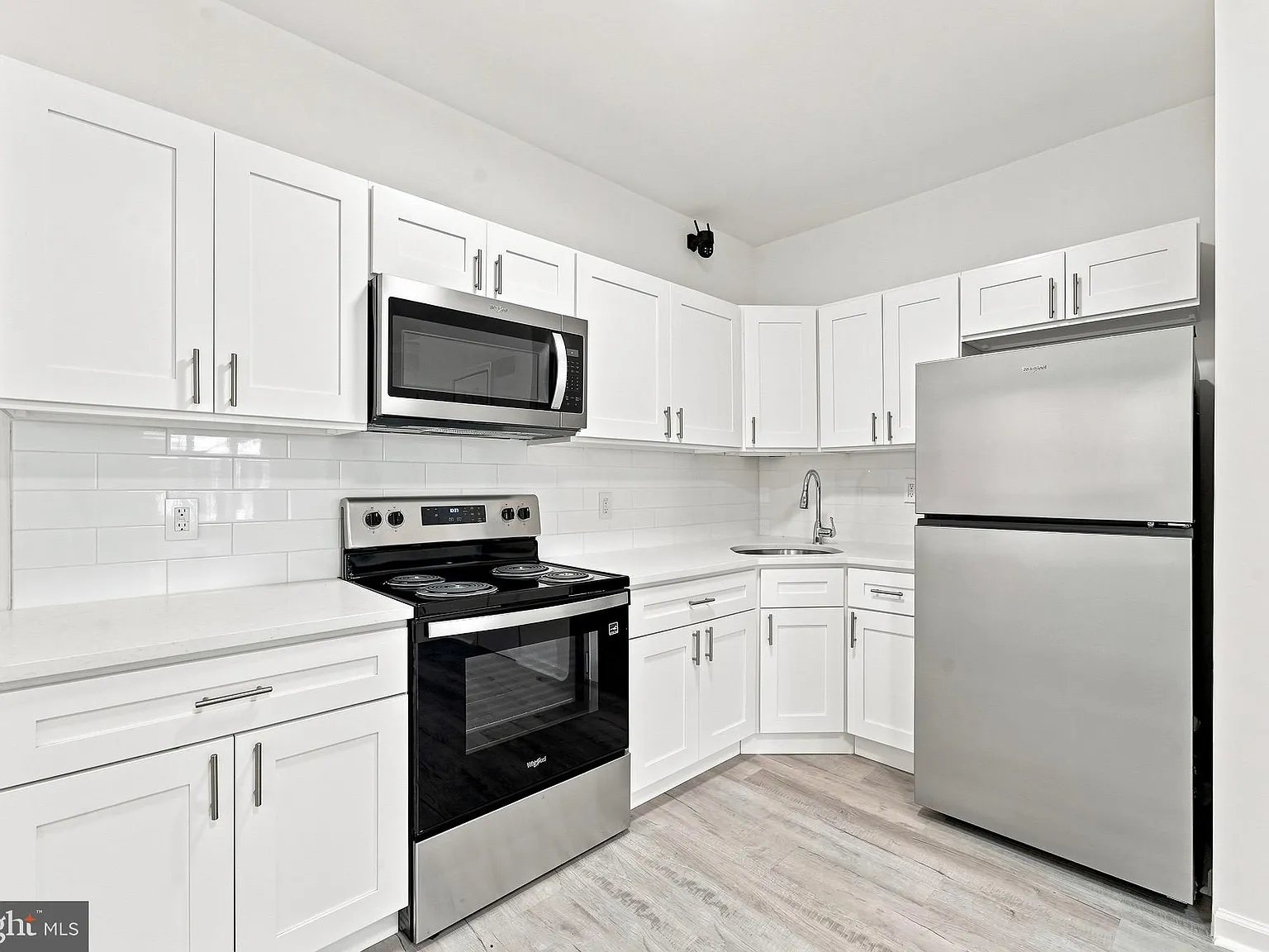 5 bed, 1.5 bath, 1500 sqft, $2,553 — Photo 4