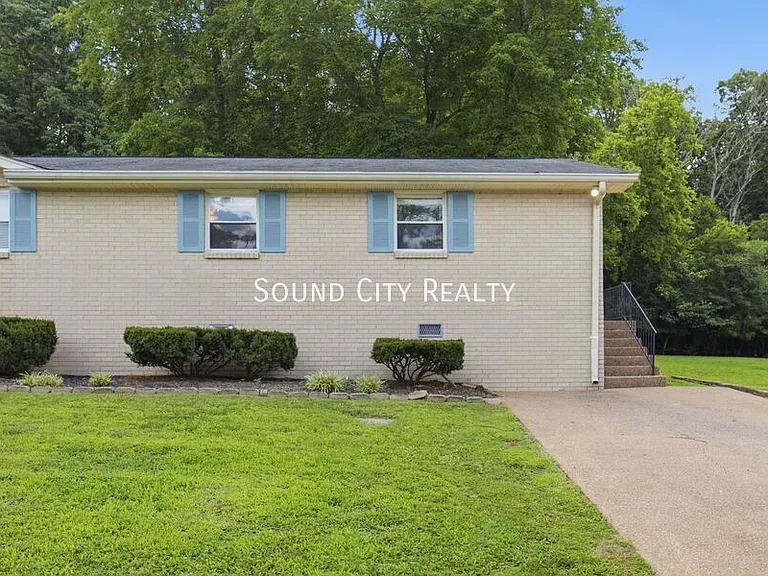 923B Oak Vale — Photo 2