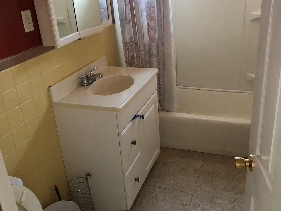 2nd image of 51 White St #B