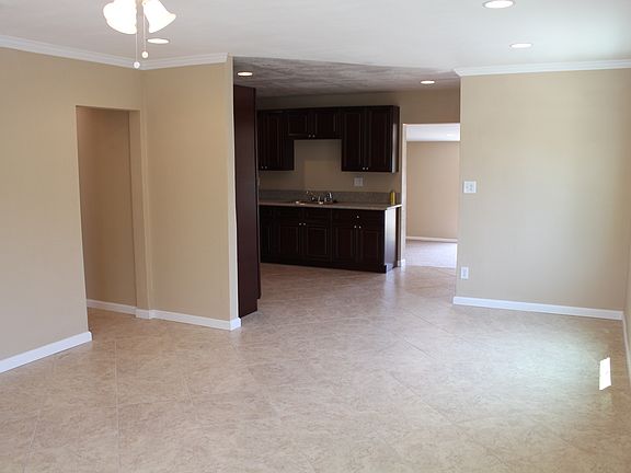 5th image of 9951 Elwood Ave