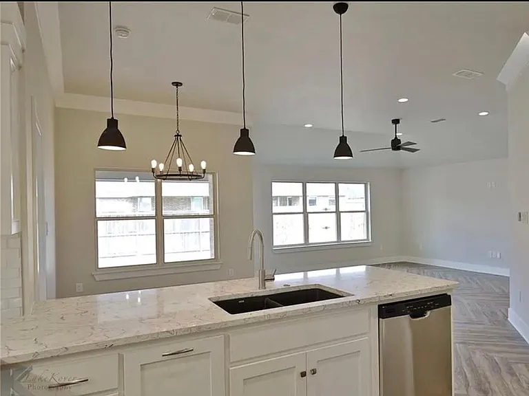 6310 Stadium Dr — Photo 6