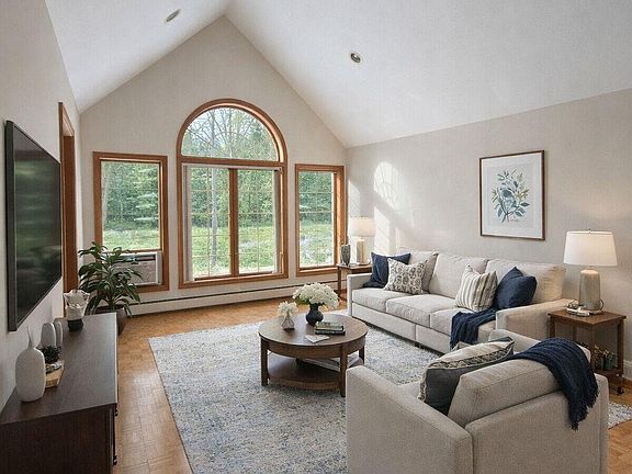 4th image of 535 Creek Road