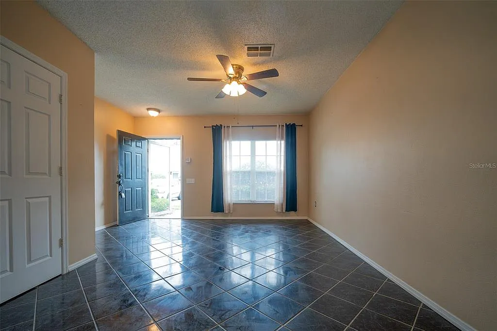 2 bed, 2.5 bath, 1184 sqft, $1,850 — Photo 2