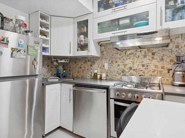 75-02 Austin Street image 8 of 15