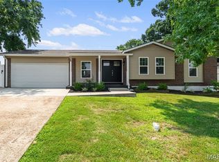 378 Palermo Dr, Ballwin, MO 63021