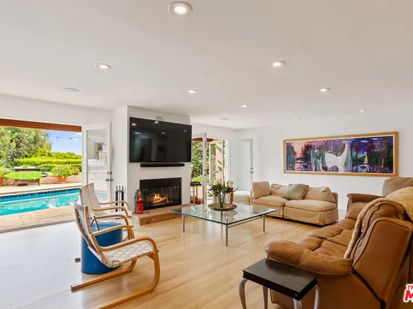 7122 Dume Dr, Malibu, CA 90265