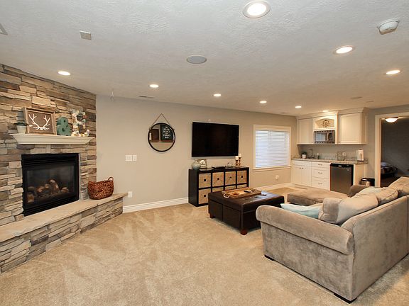 2nd image of 4632 W Flintlock Way