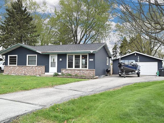 2nd image of 1721 Stoddard CIRCLE